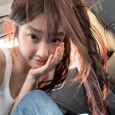 燕子与鹦鹉